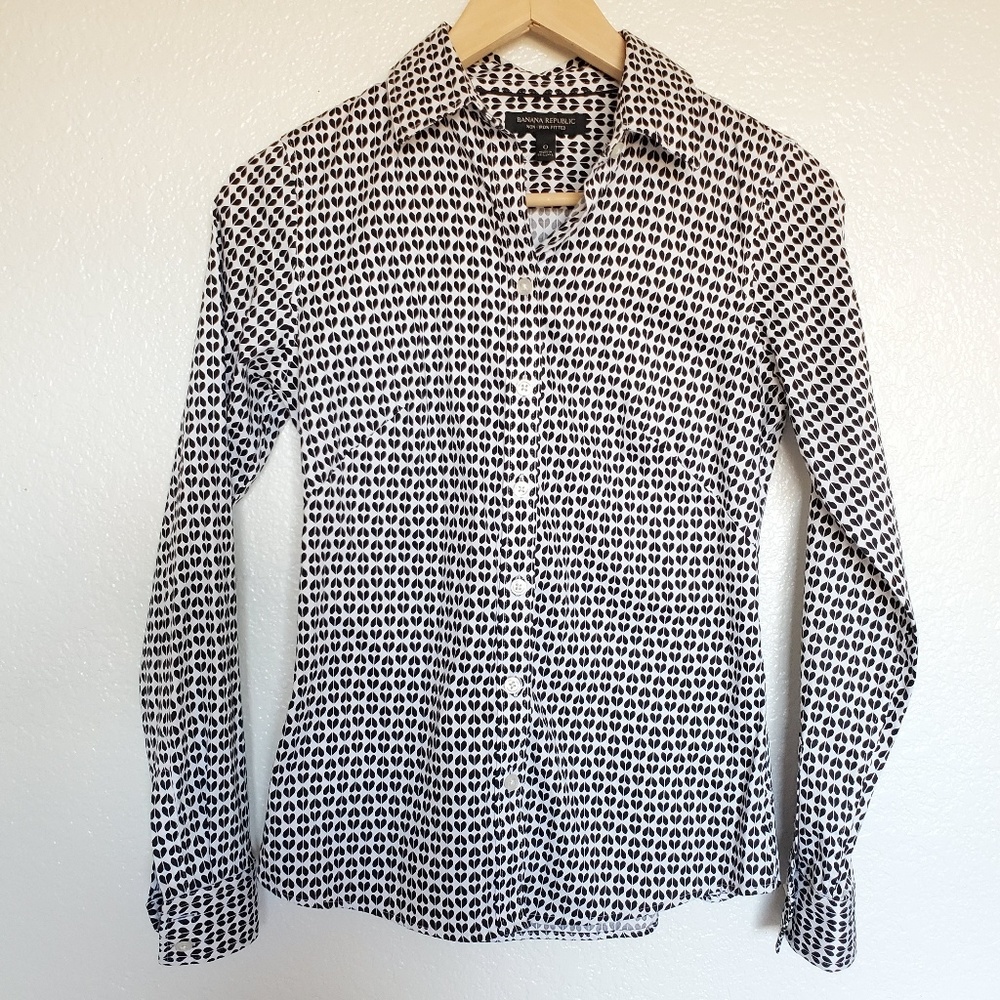 Banana Republic button down Blouse Size 0